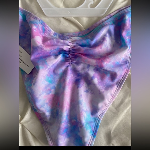 Swimsuit - Picture 5 of 6